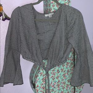 cropped wrap shirt 🖤🤍